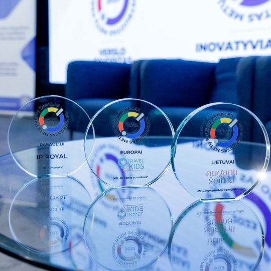 Nuotraukoje konkurso apdovanojimai