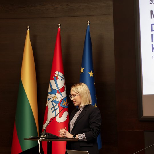 VPB direktorė Vita Kascėnė taria sveikinimo žodį renginio dalyviams.